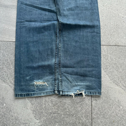 calm eckos - 30x30”