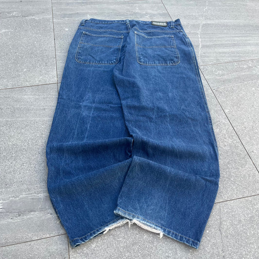 beautiful webs jeans - 40x32”