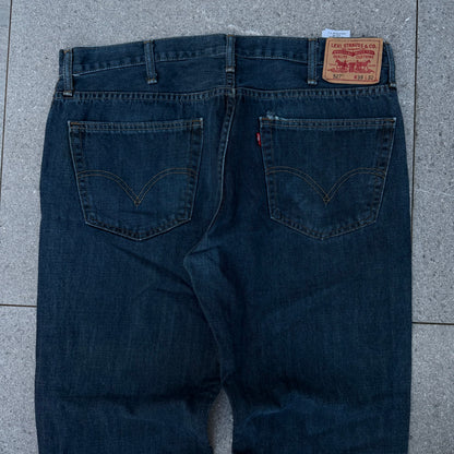 calm 527 levi’s - 38x26”