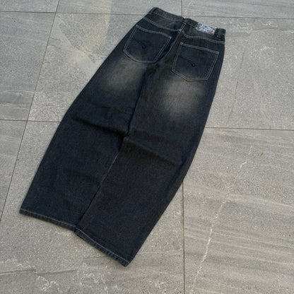 ecko front hits - 30x30”