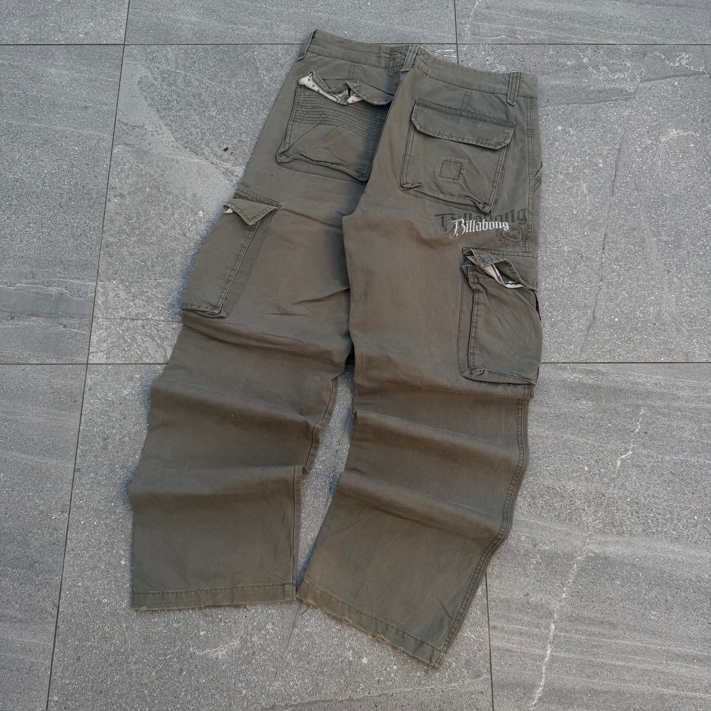 beautiful billabong army cargos ✌️ - 34x31”