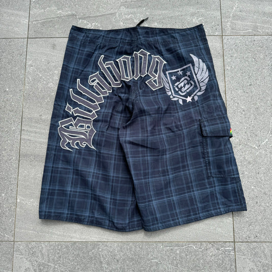billabong boardies - 33”