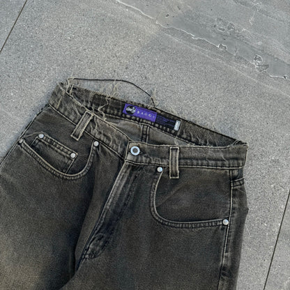 thrashed silvertabs - 30x33”