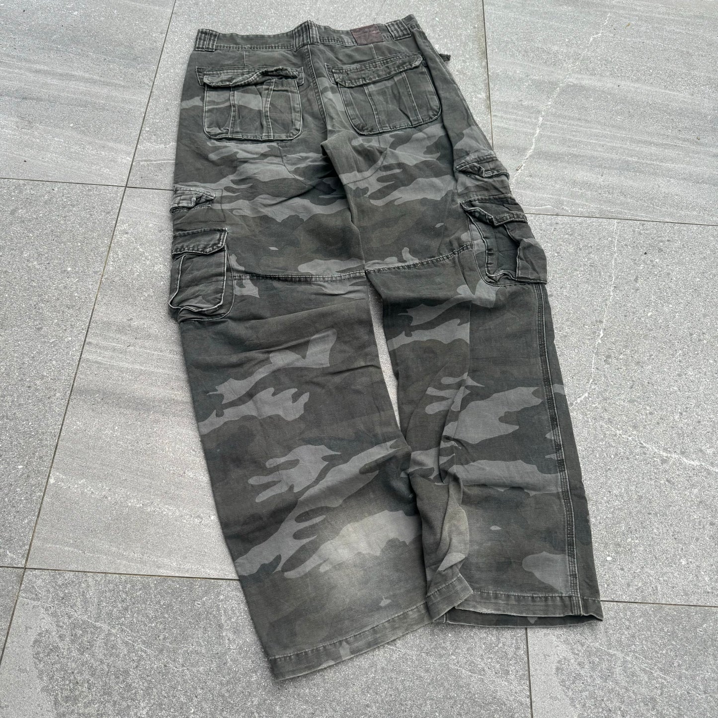 beautiful dark camo beaters - 34x34”