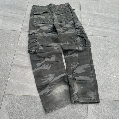 beautiful dark camo beaters - 34x34”