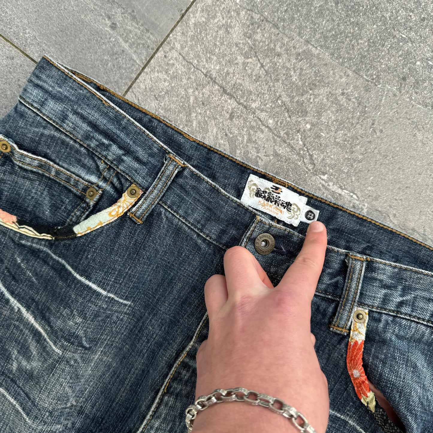 karakuri jeans - 33”