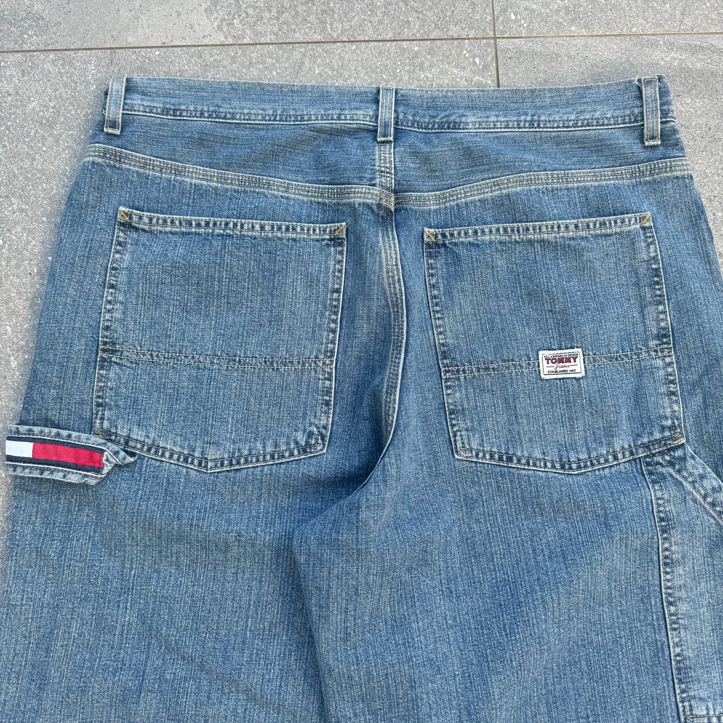 tommy jeans - 36x32”