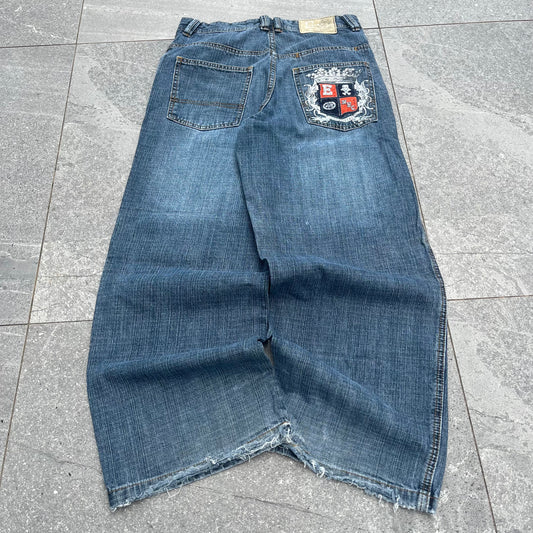 ecko front hit - 28x27”