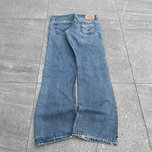 cleannn low rise levi bootcuts - 30x32