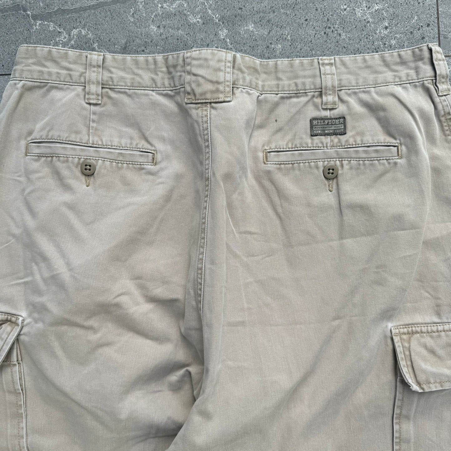 goated PHAT tommy hilfiger cargos - 36x28”