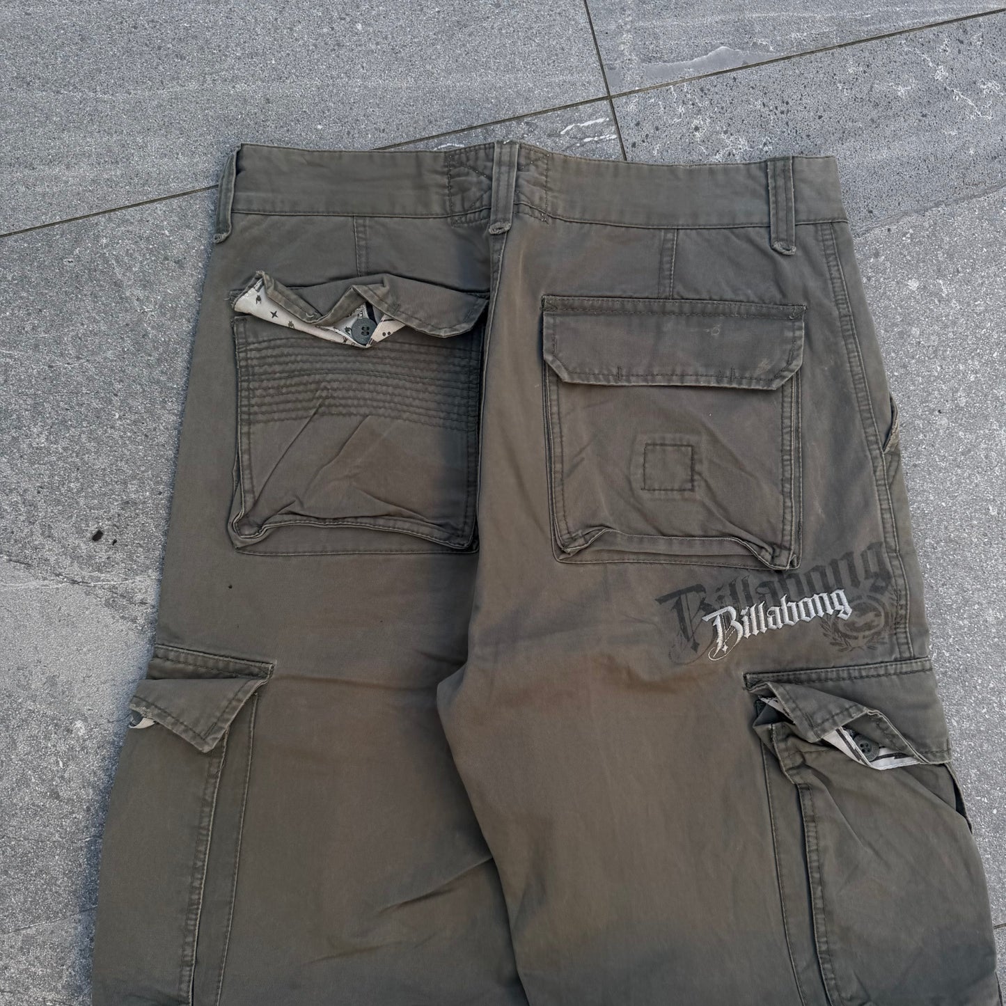 beautiful billabong army cargos ✌️ - 34x31”