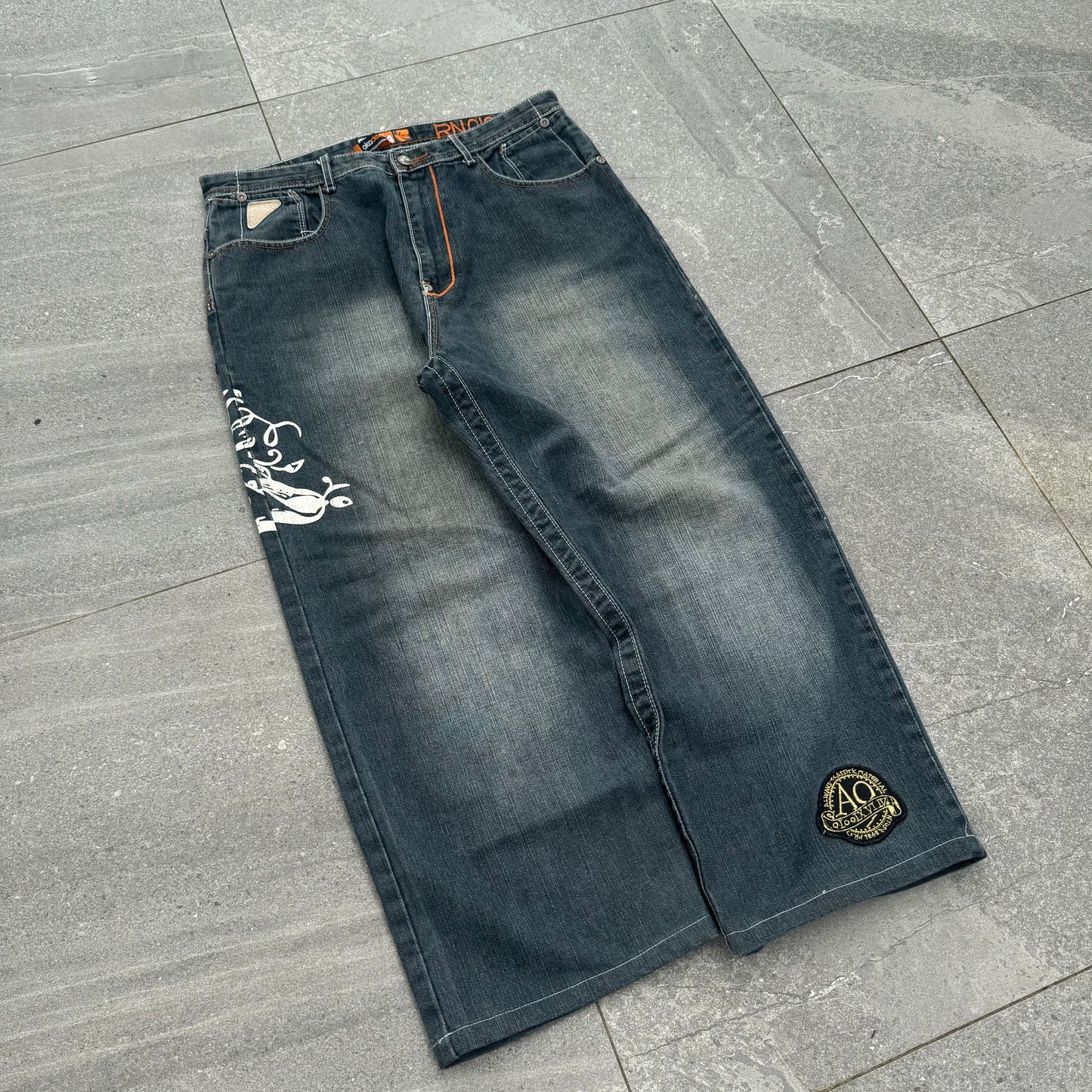 akademiks jeans - 34x27”