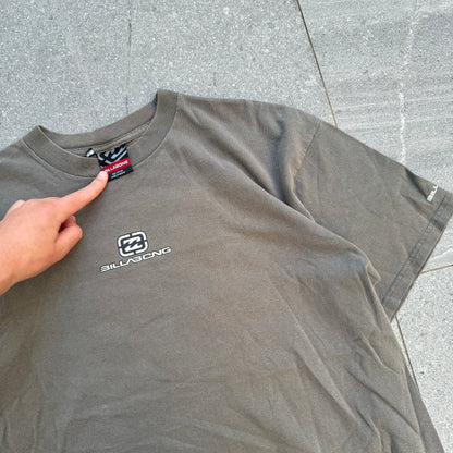 2002 billabong tee - L