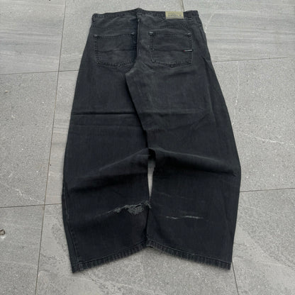 fattest black southpoles - 42x32”