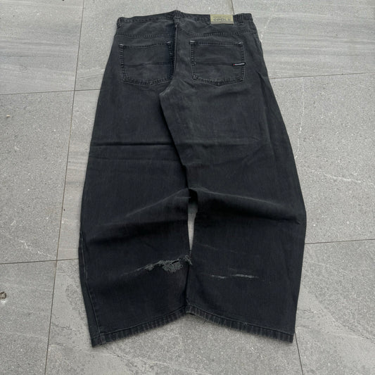 fattest black southpoles - 42x32”