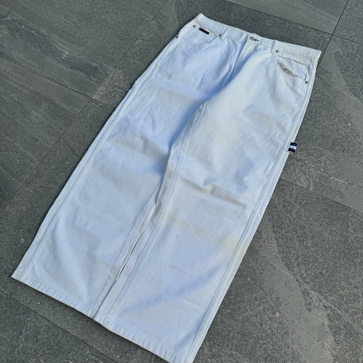 white tommy jeans - 36x29”