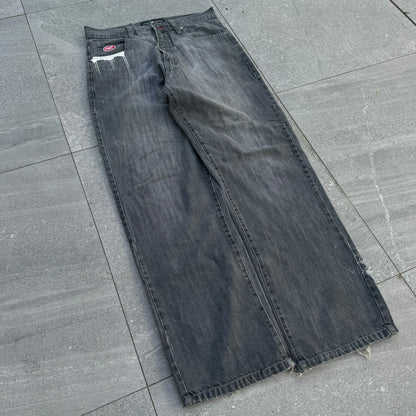 ecko graffiti’s 💯 34x33”