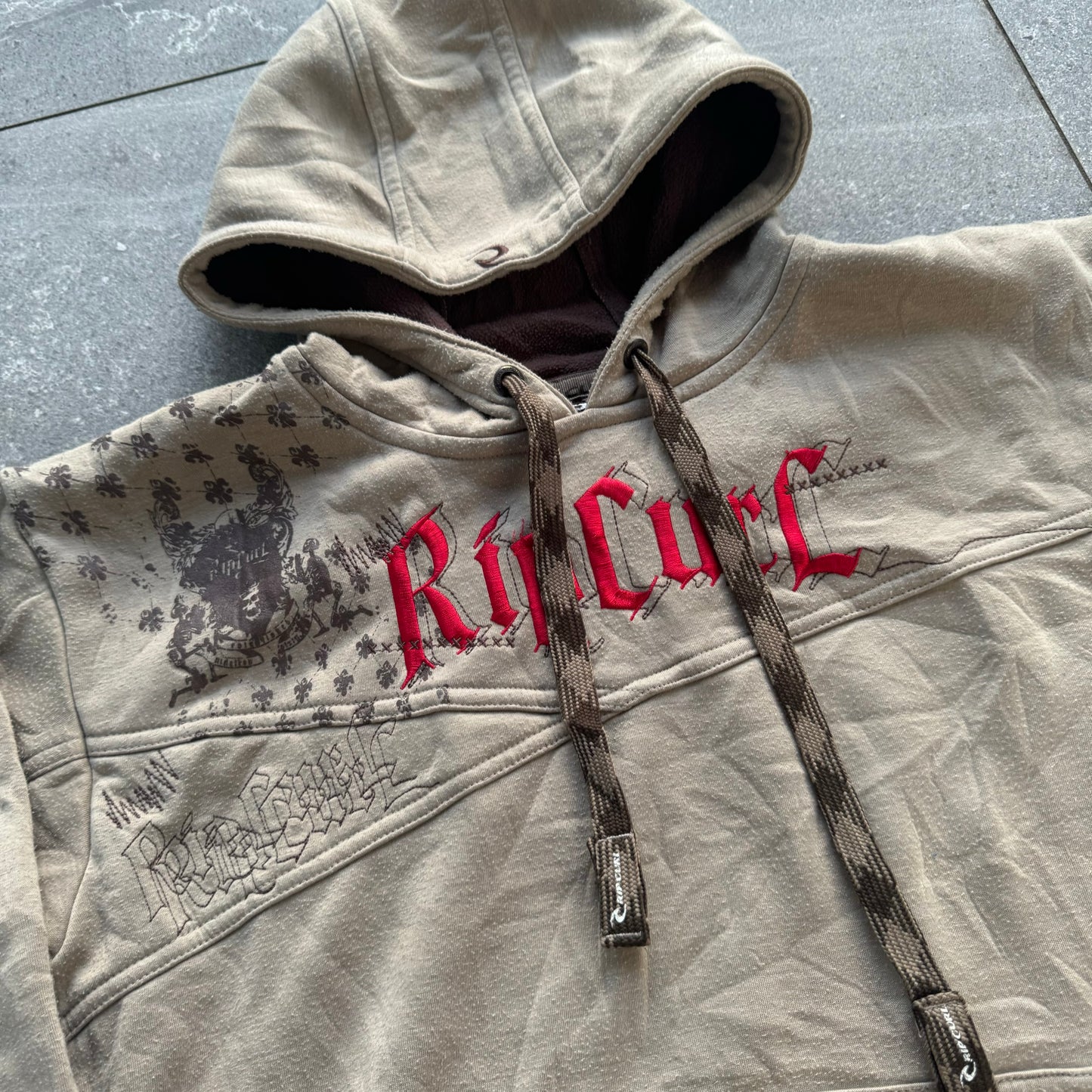 sorry this needed to be ironed but i was too lazy RIPCURL - M/L