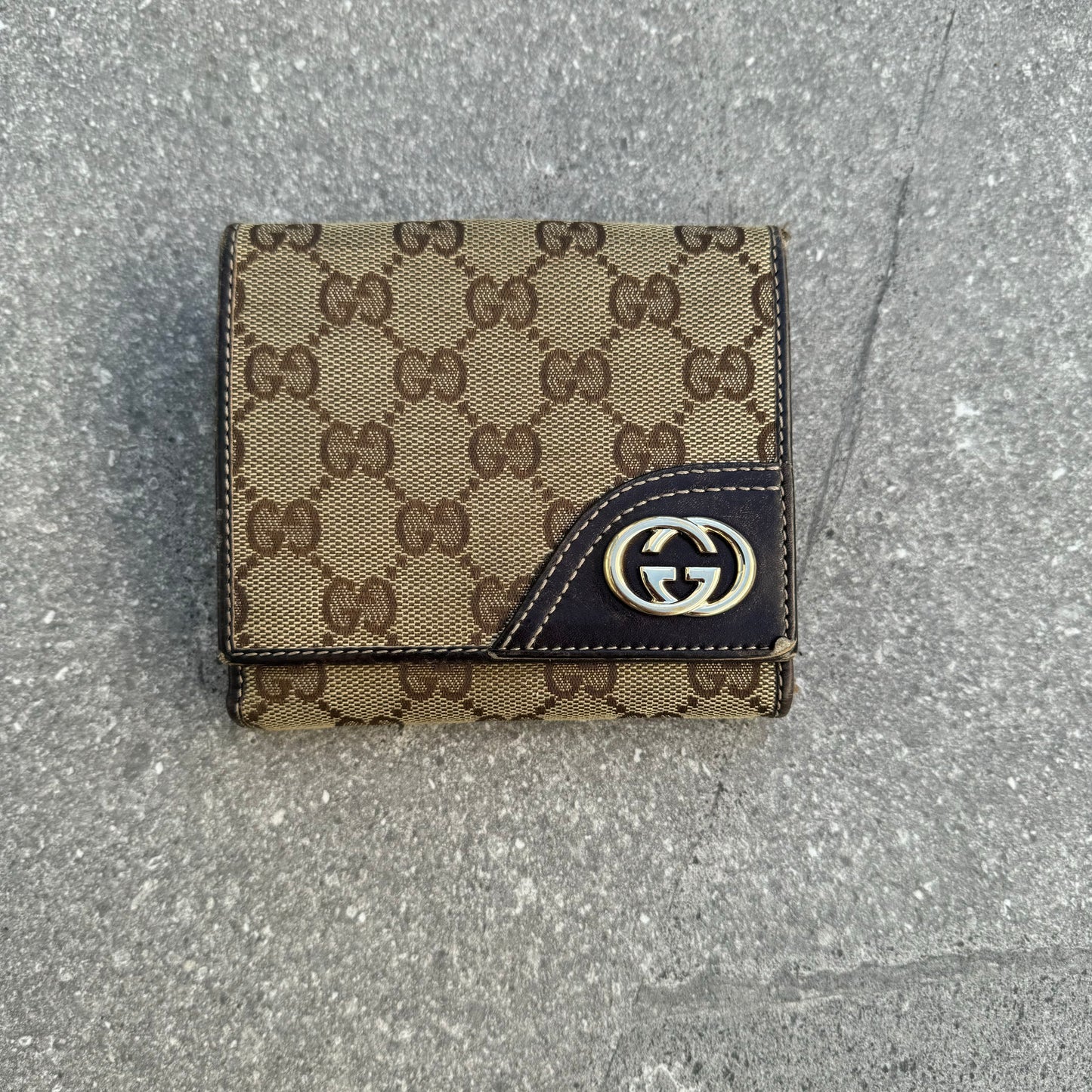 gucci trifold wallet