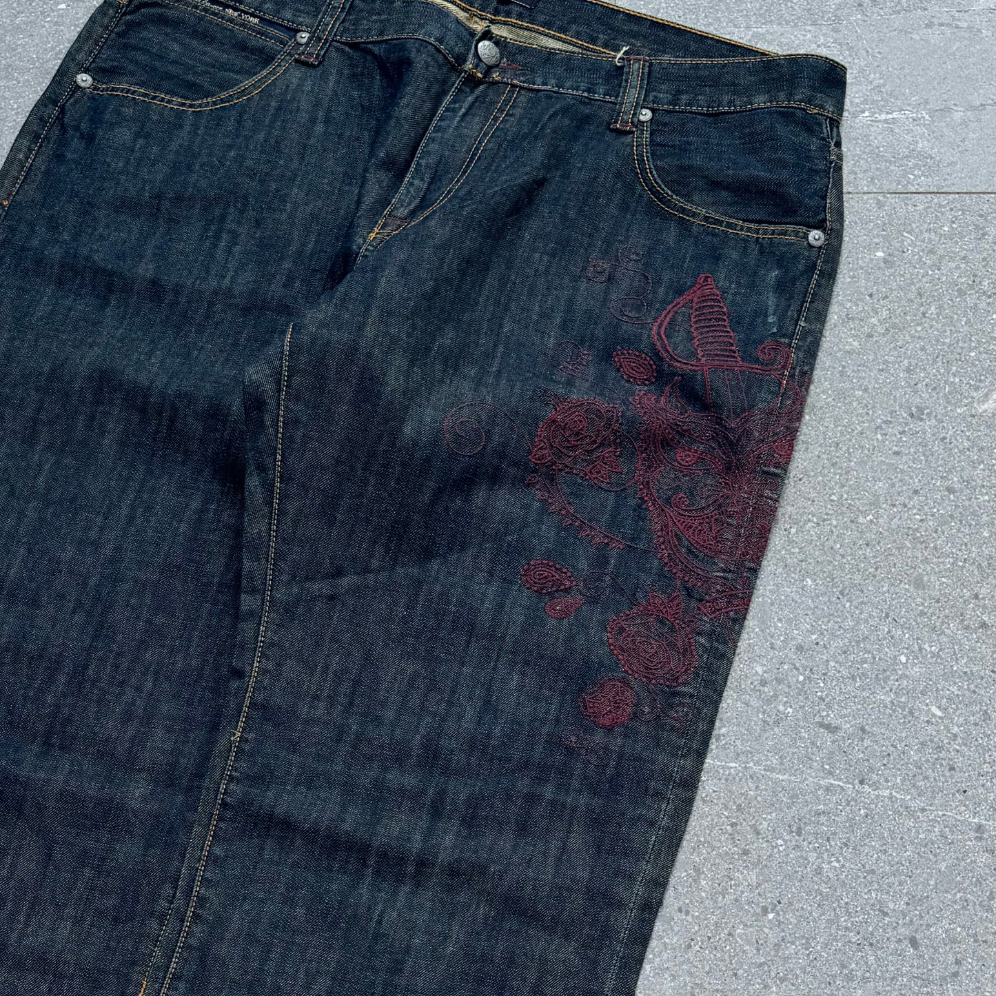 insane ecko raw jeans - 38x32”