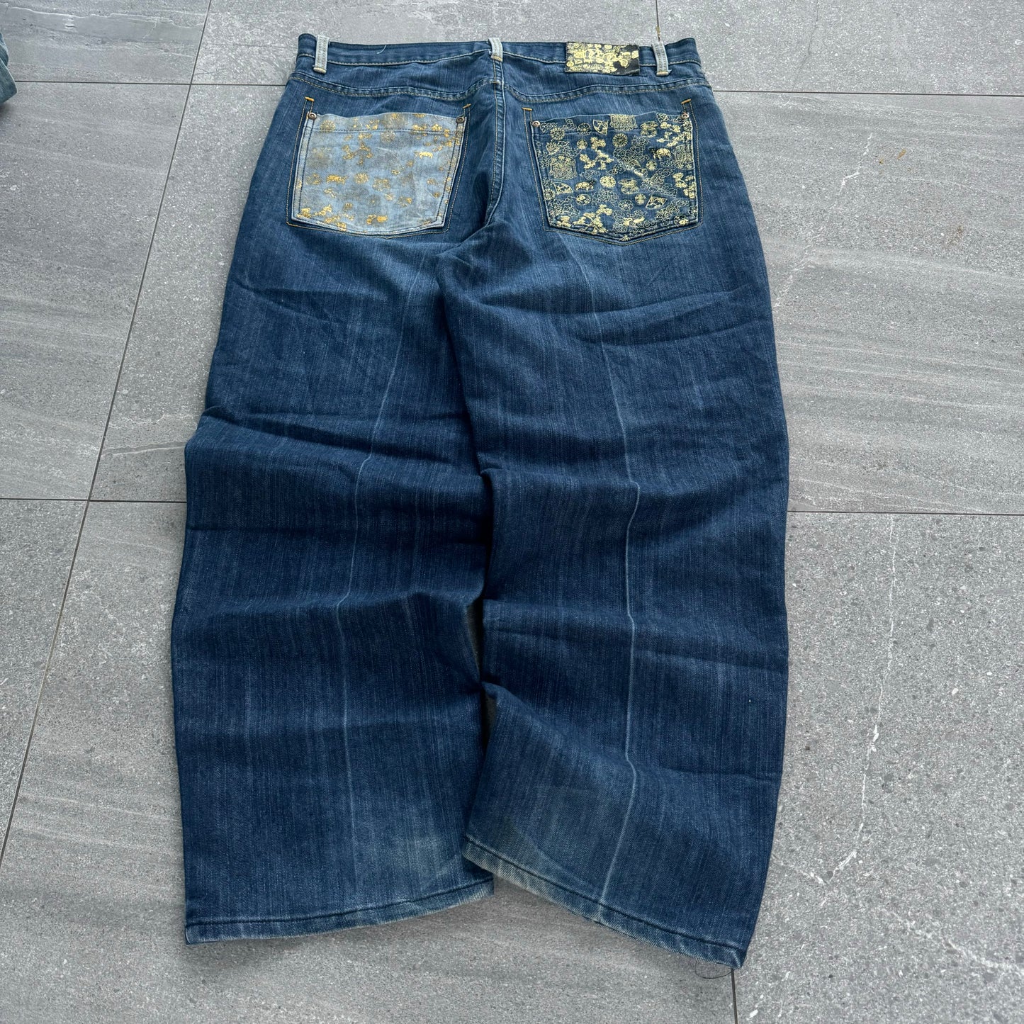 royal blue jeans - 40x31”