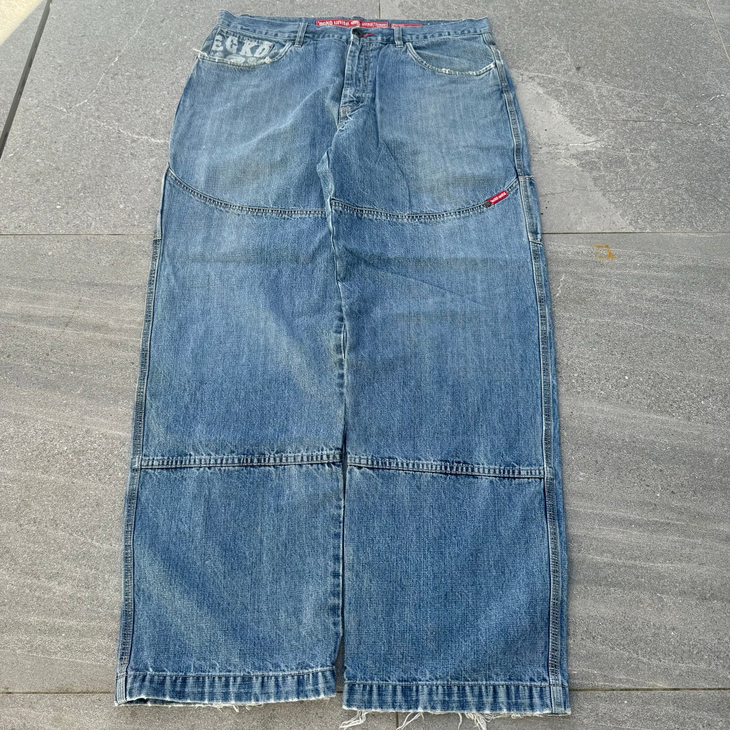 PHAT eckos - 36x32”