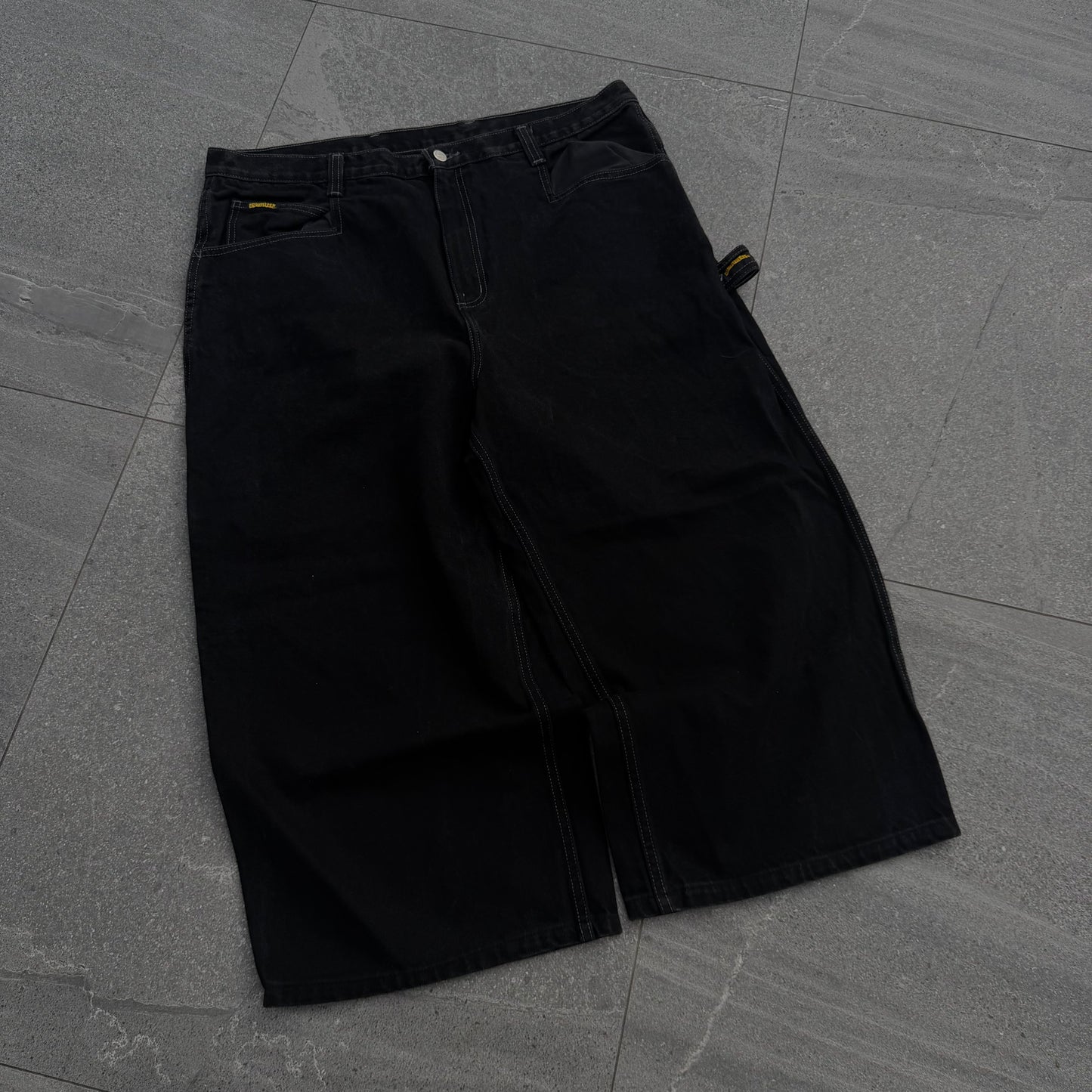 capris?!!! these are nuts lmao - 40x23”