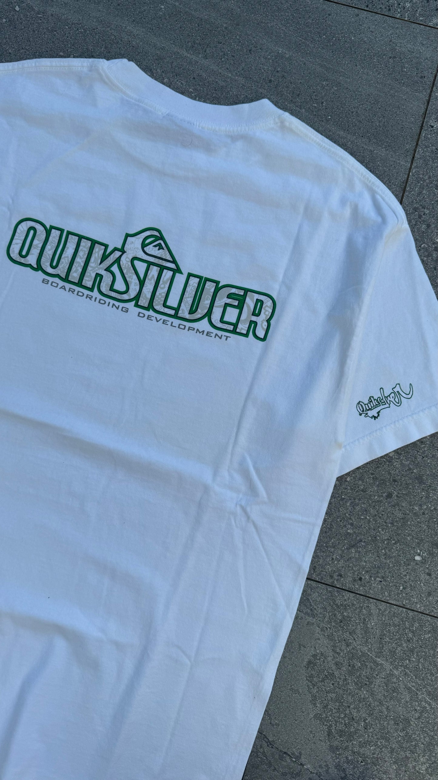 sexiest quiksilver tee - L
