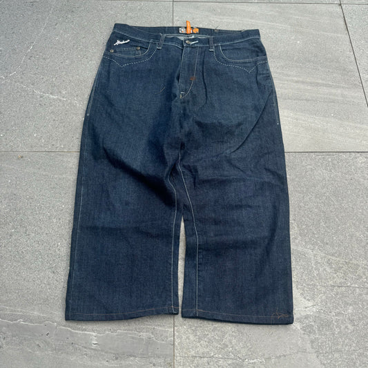 akademiks embroidered jawns (lowkey 3/4 pantaloons) - 38x22”