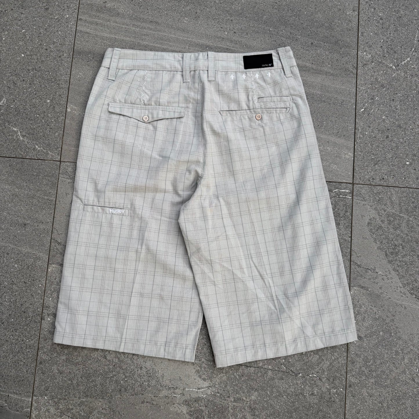 tasteful hurley plaids - 32”