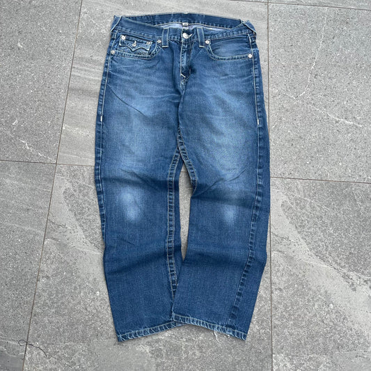 BEAUTIFUL true religion straights - 36x29”