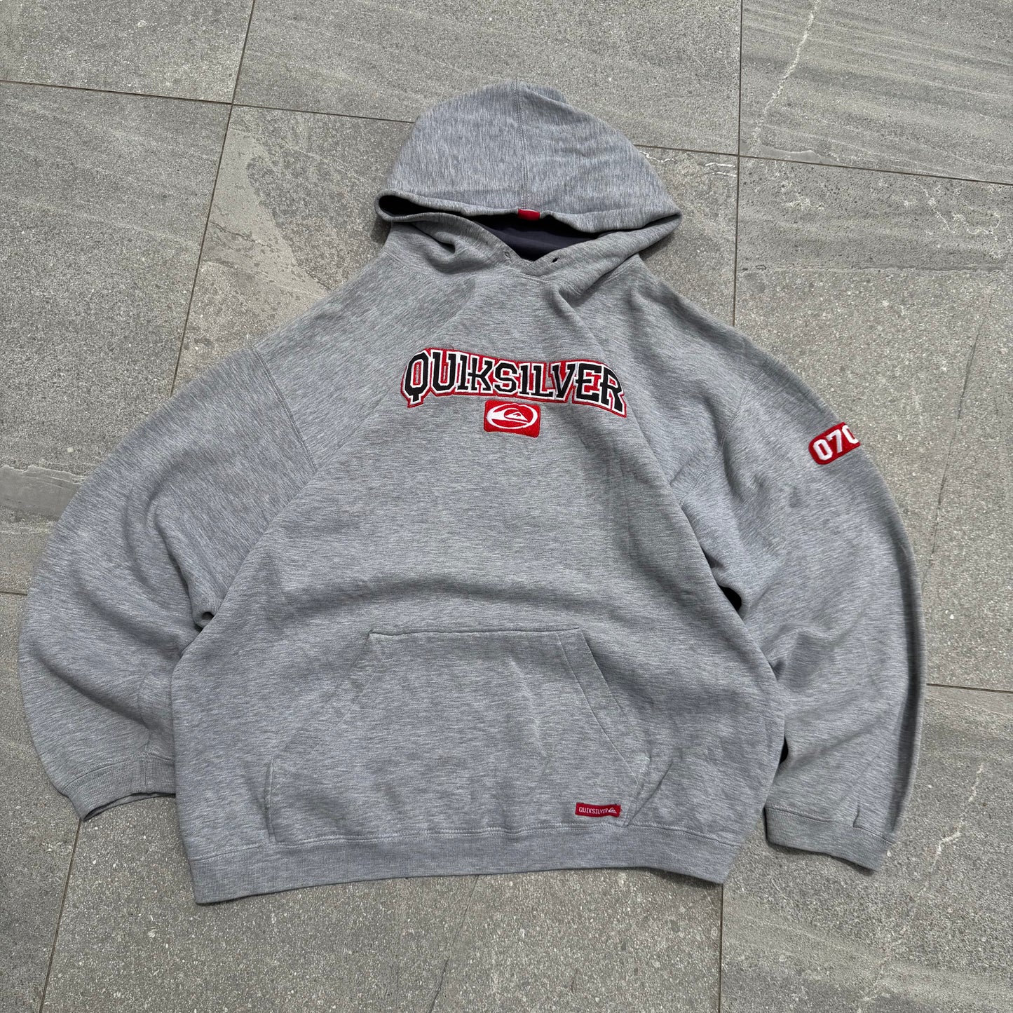 FUCKKK THIS FITS SO GOOD - 00s quiksilver hoodie - XL