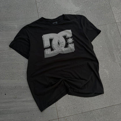 DC statue tee - L