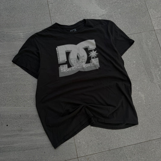 DC statue tee - L
