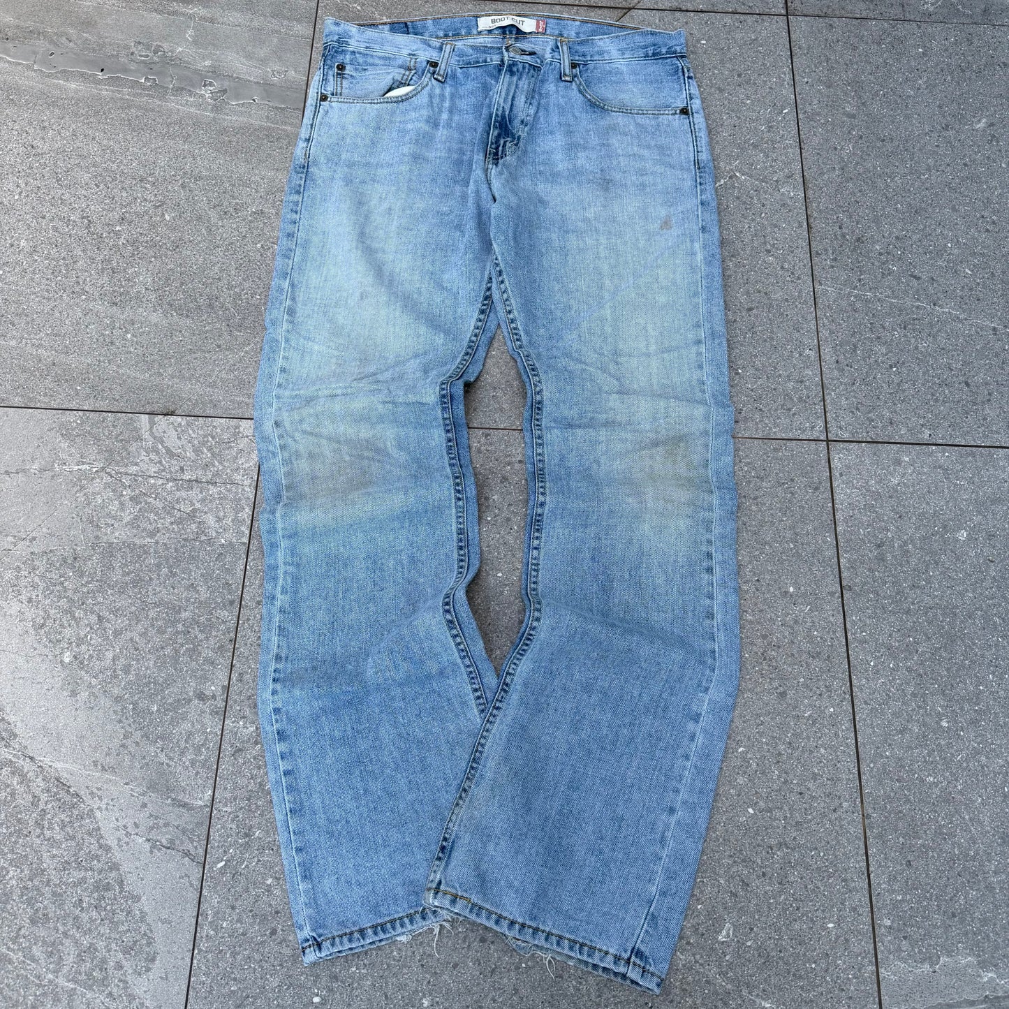 levi’s 527 lightwash stackersss - 36x34”