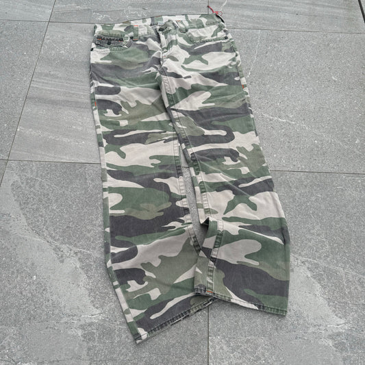 grail truey camo bootcuts - 36x33”