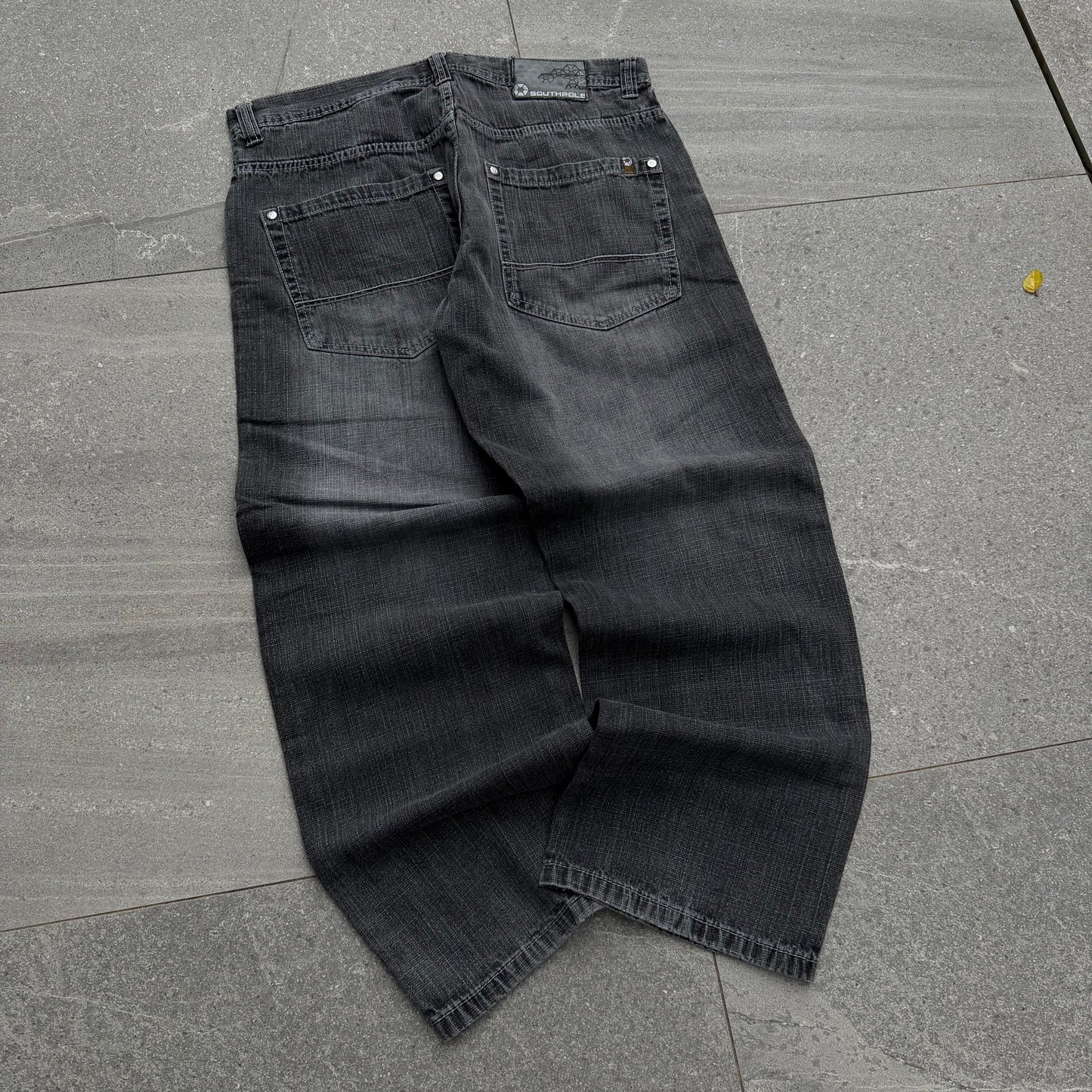 insaaaane fit, southpole faders - 38x31”