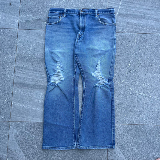 distressing on these is actually sooo good . levi 517 bootcuts - 36x27”