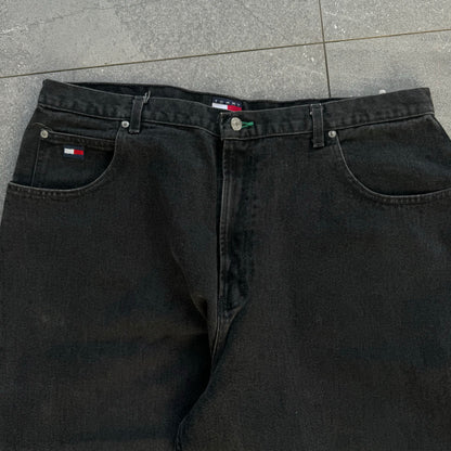 huge tommy’s - 40x34”