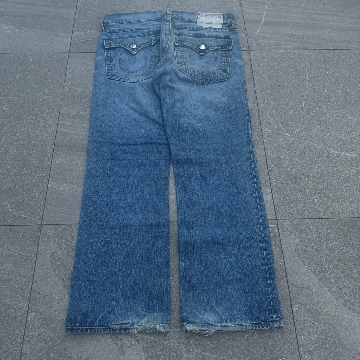 goated everyday trueys - 36x31”