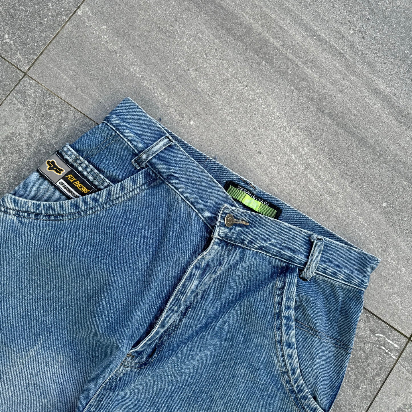 bootleg y2k fox jeans - 31”