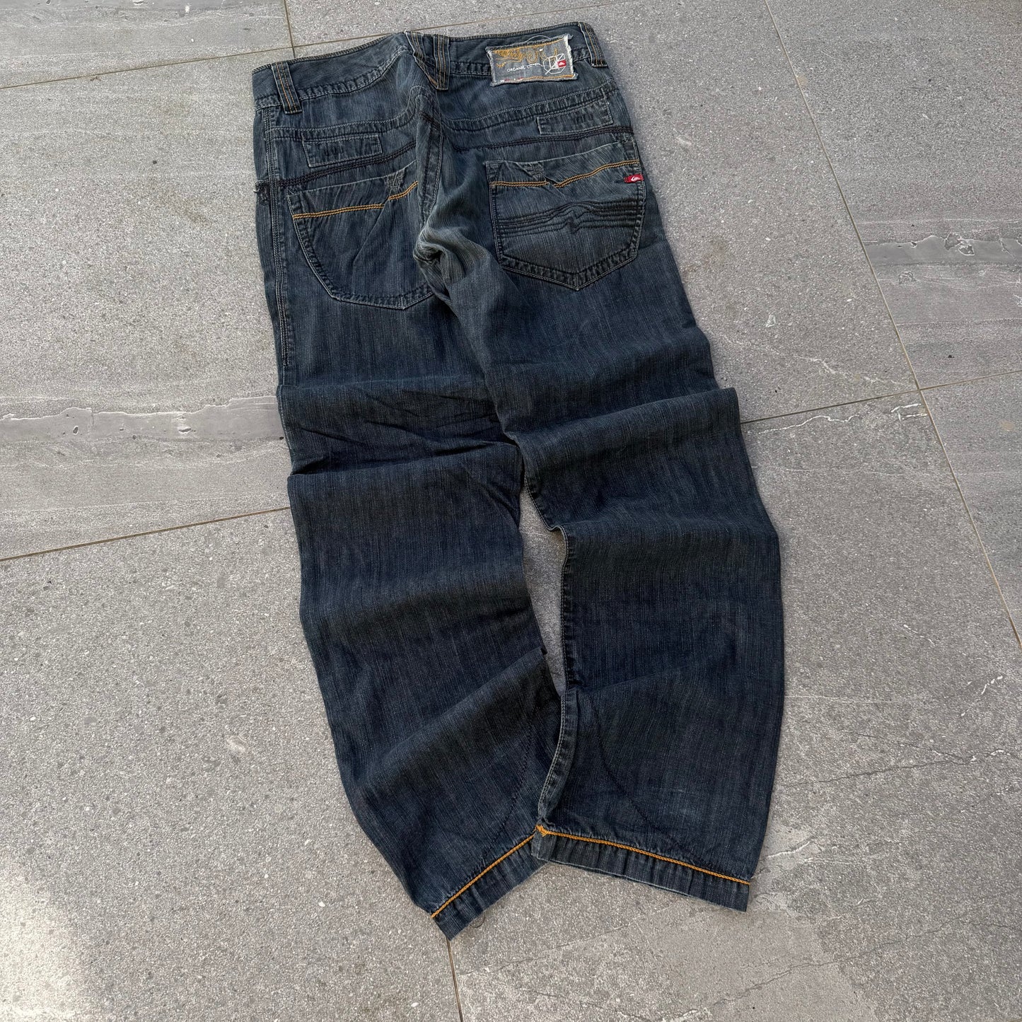 button fly quiksilver bootcuts - 34x33”