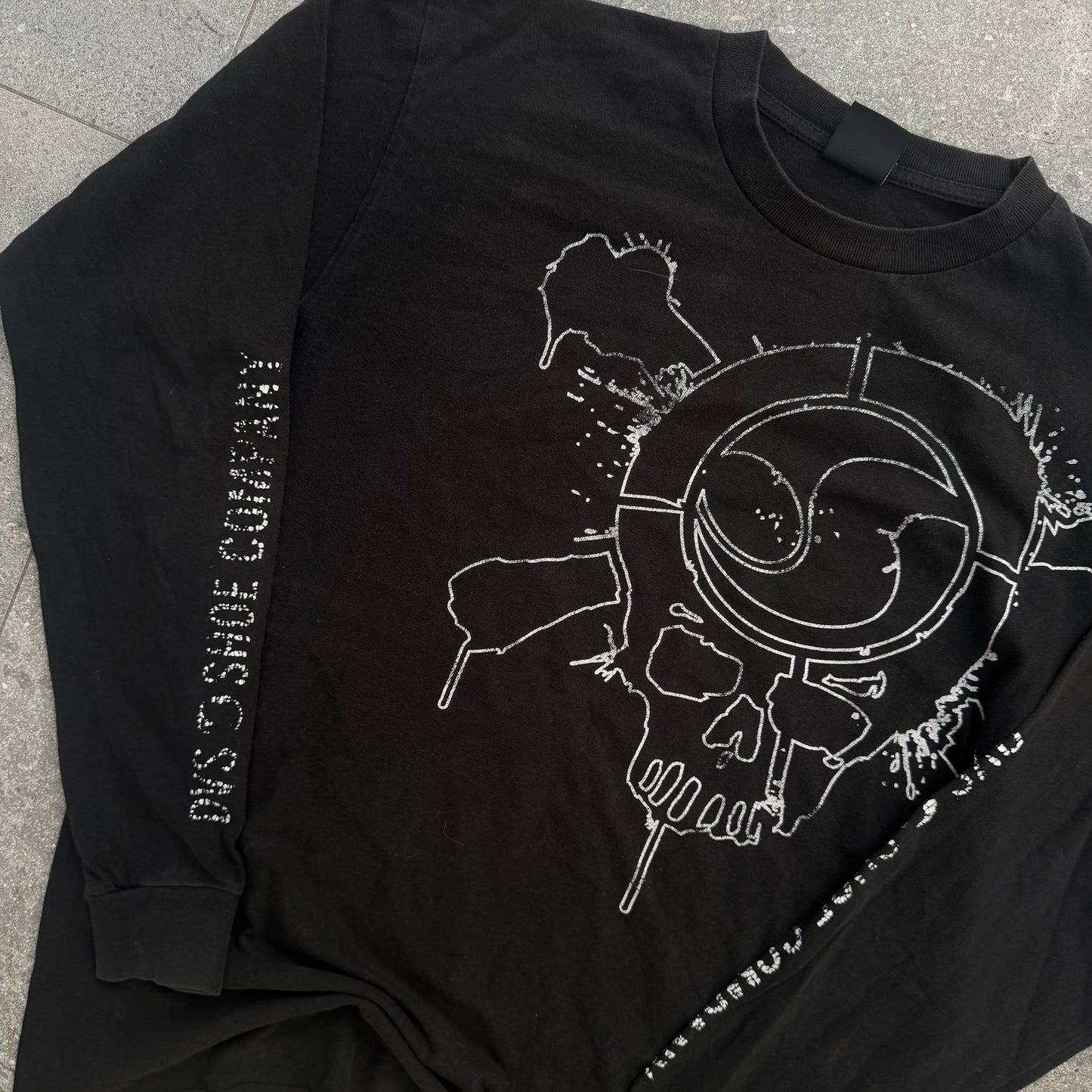 u will not see this again. grail DVS skull longsleeve - M