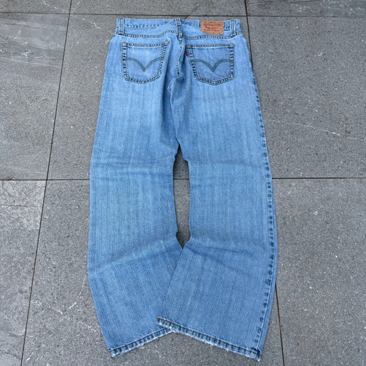 farkkk these r nice. levi 527 low bootcuts - 32x31”