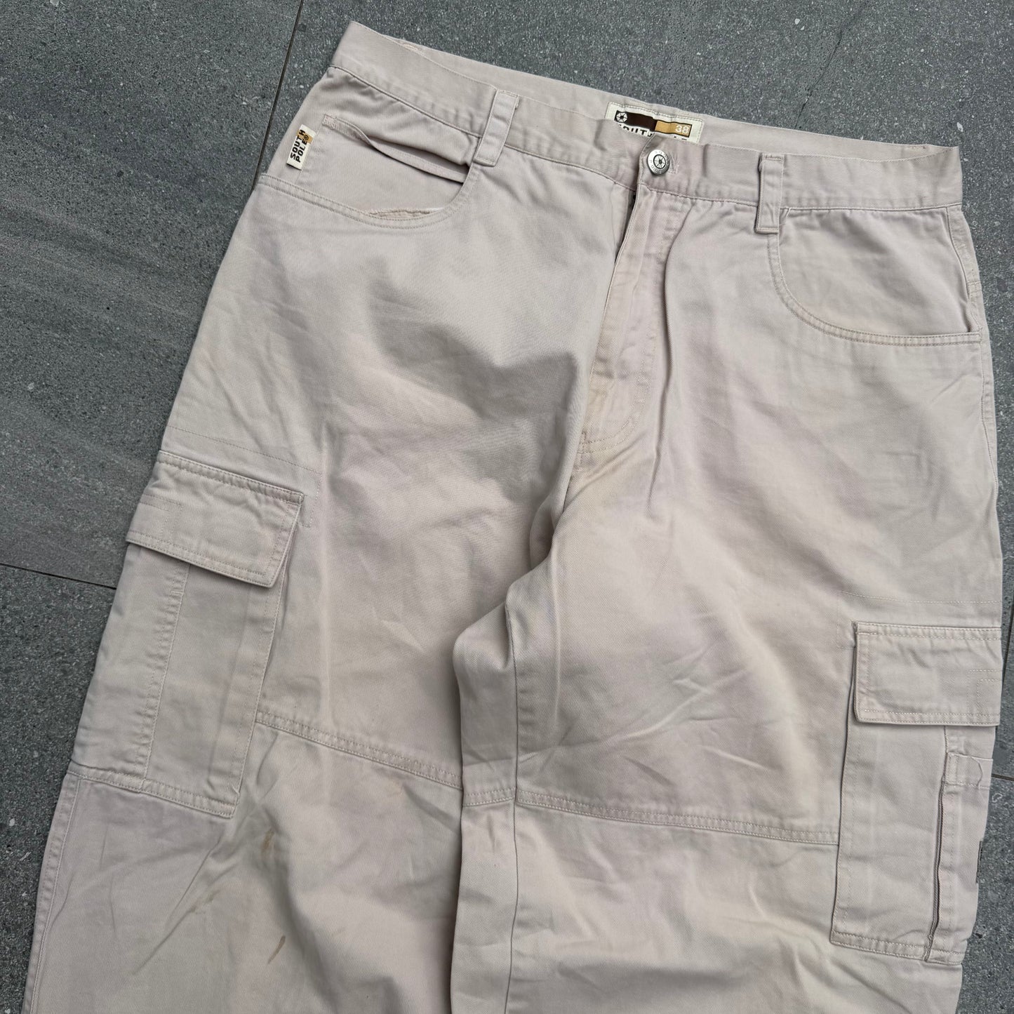 rare tan southpoles 🧼 - 38x30”