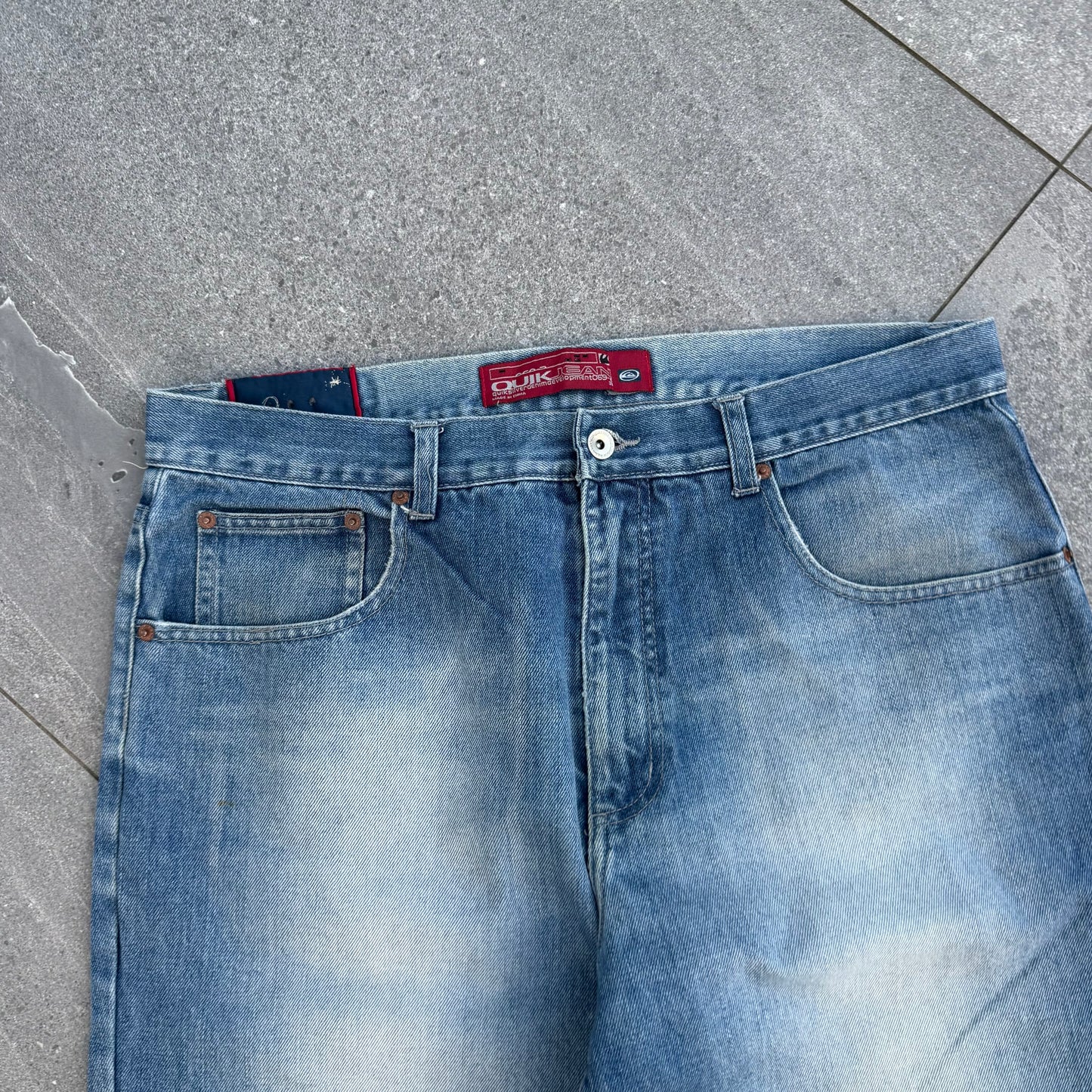 script logo quiksilver jeans - 36x28”