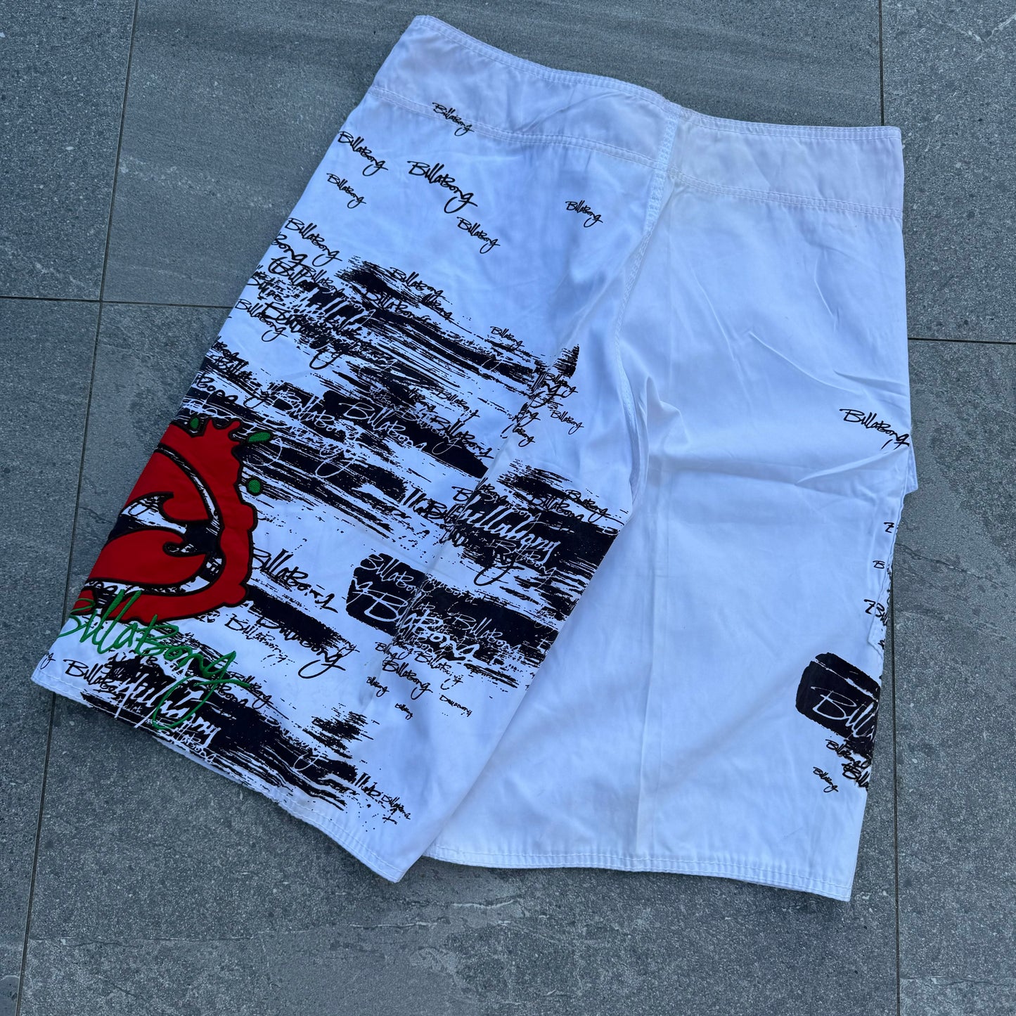 billabong boardies - 33x12”