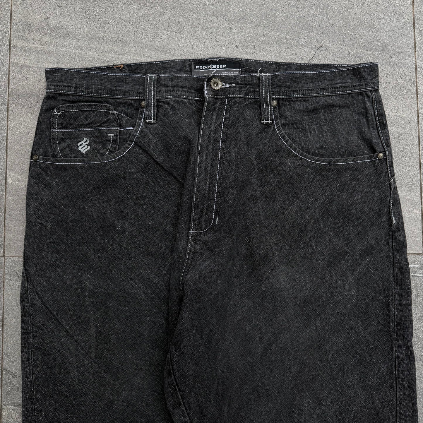 beauuutiful rocawear engineered jeans - 36x33”