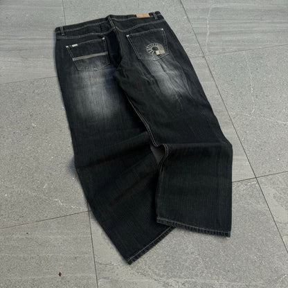 10/10 AKADEMIKS FADERS OMGEEE - 40x32”