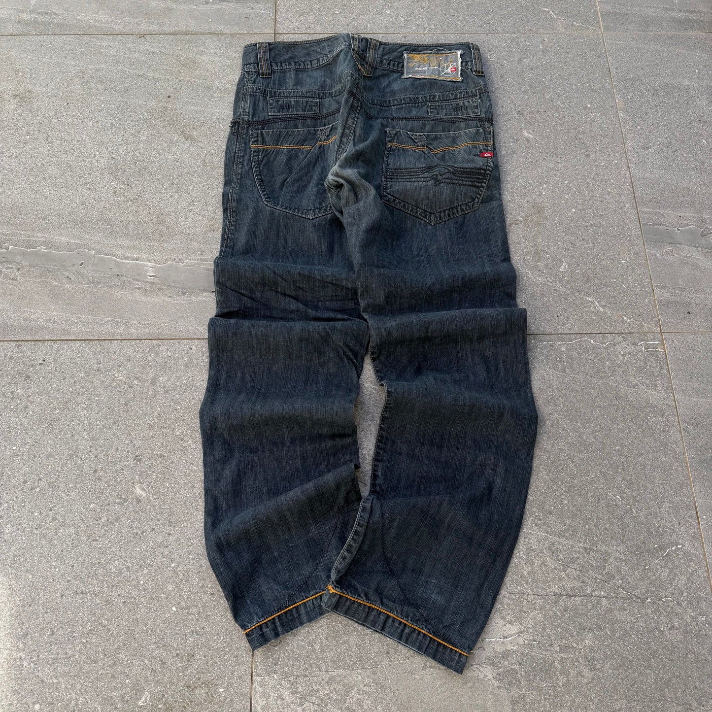 button fly quiksilver bootcuts - 34x33”